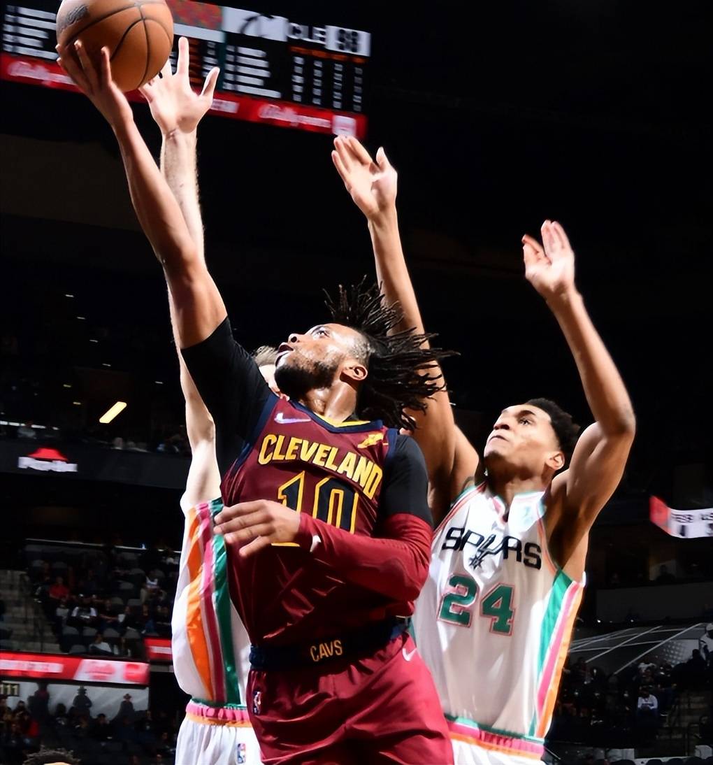 包含猛龙战胜篮网，东部联盟领先优势扩大的词条