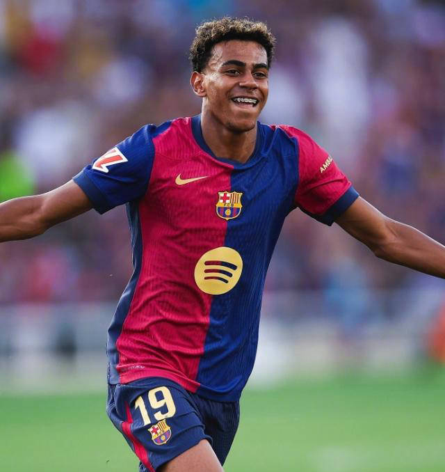 青年人横扫罗马主场连胜让球队稳稳占据联赛榜首的简单介绍