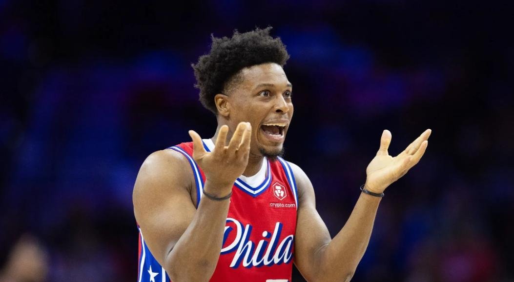 包含猛龙不敌凯尔特人，洛瑞33分表现努力但微不足道的词条