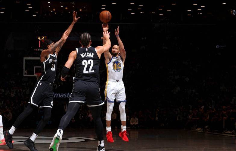 热火击败篮网赢下比赛