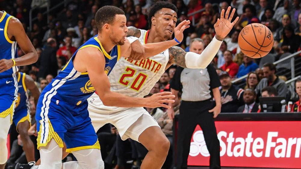 开云平台-包含公牛内线悍将独得20+10，助队获胜的词条