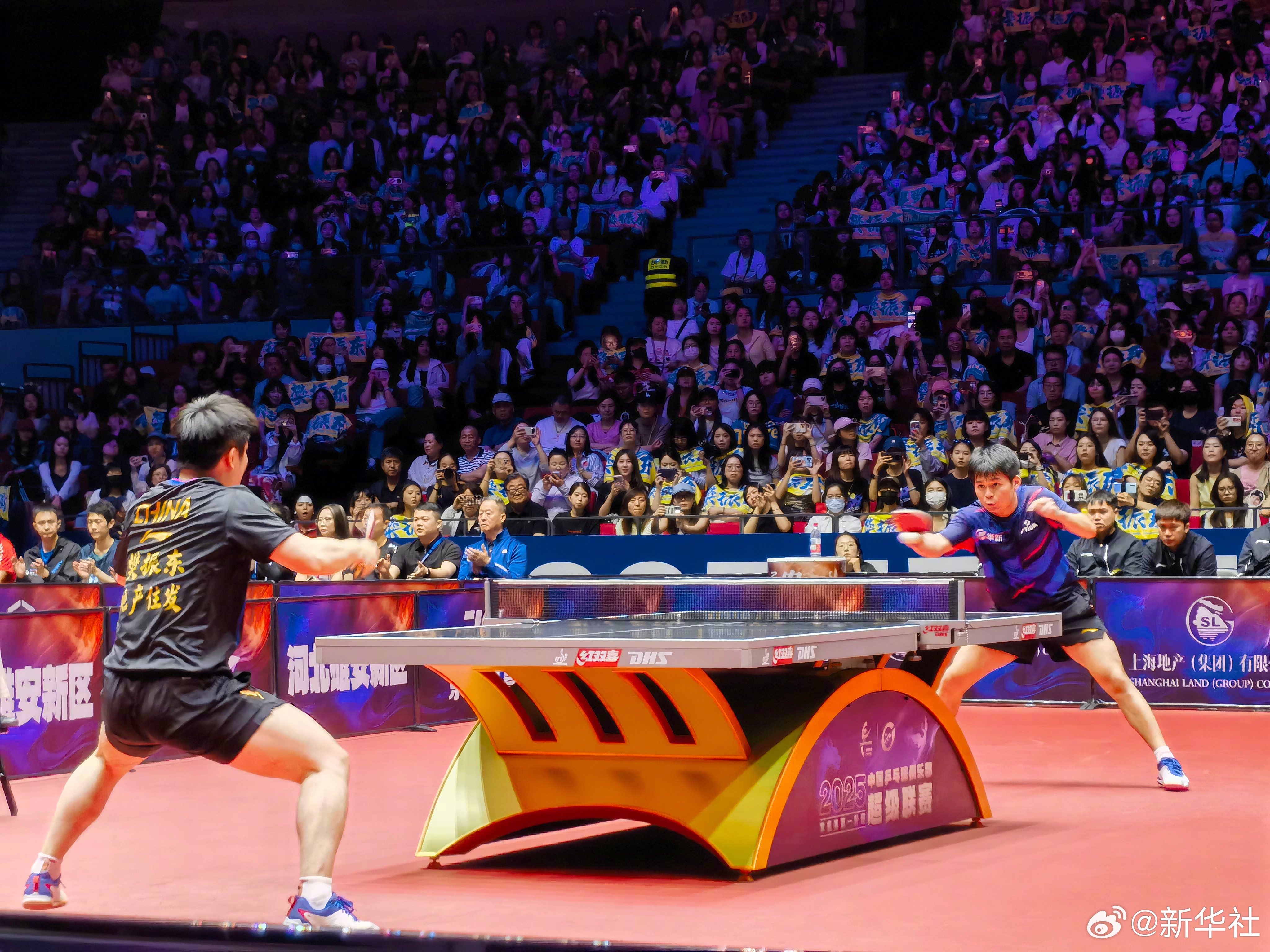 开云平台-球星爆发！乒乓球赛场再现神级操作