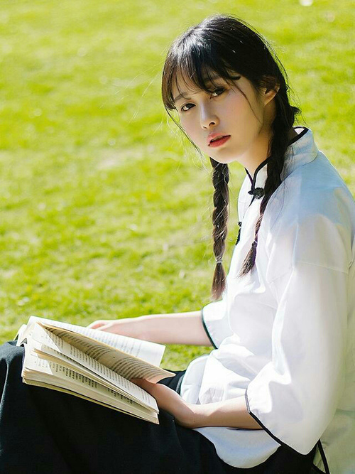 街道轰鸣声中，东契奇在另一个赛场写下传奇