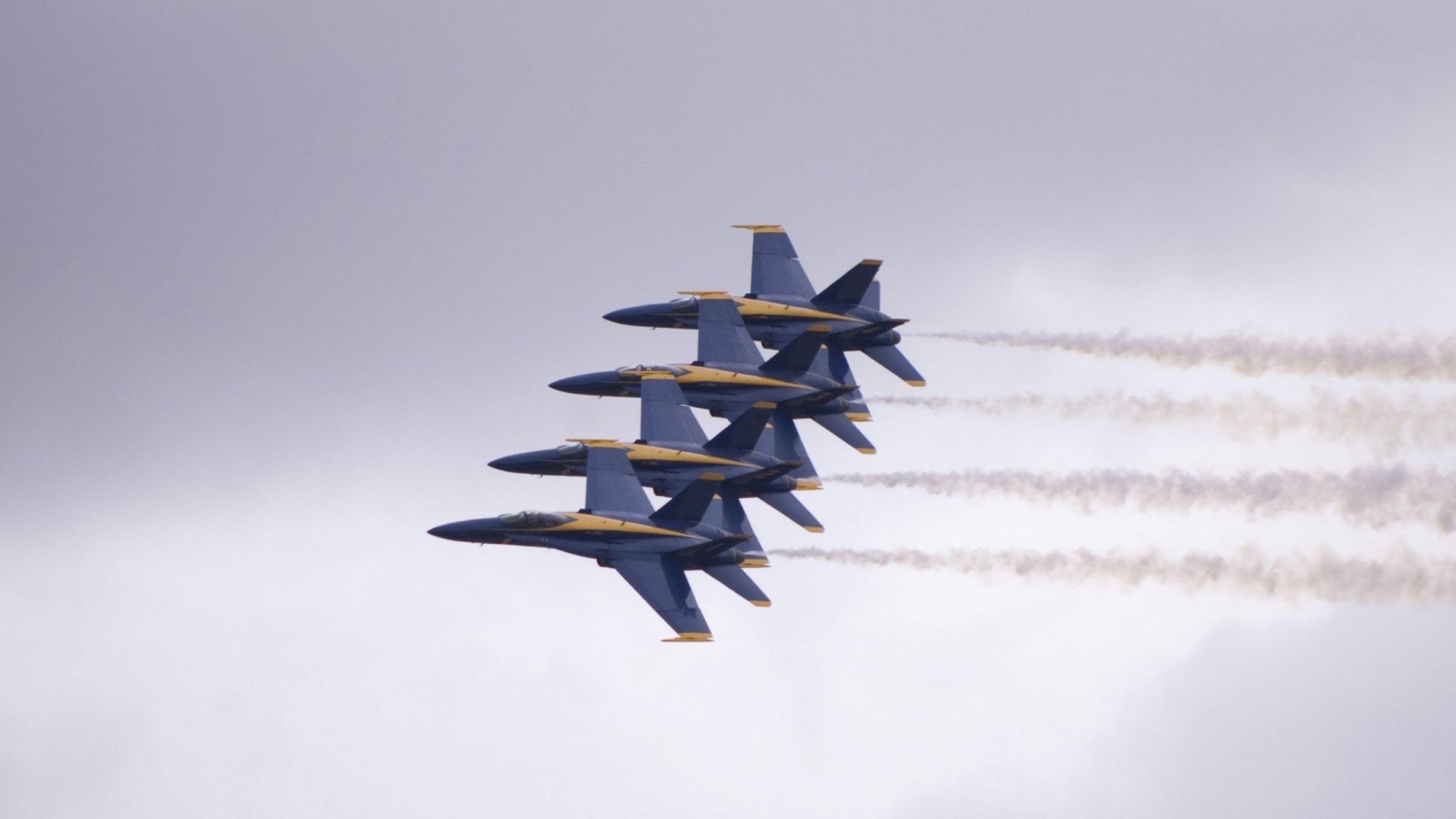 蓝色闪电，当拉齐奥的钢铁防守，在绿茵场上演F1式终极超车