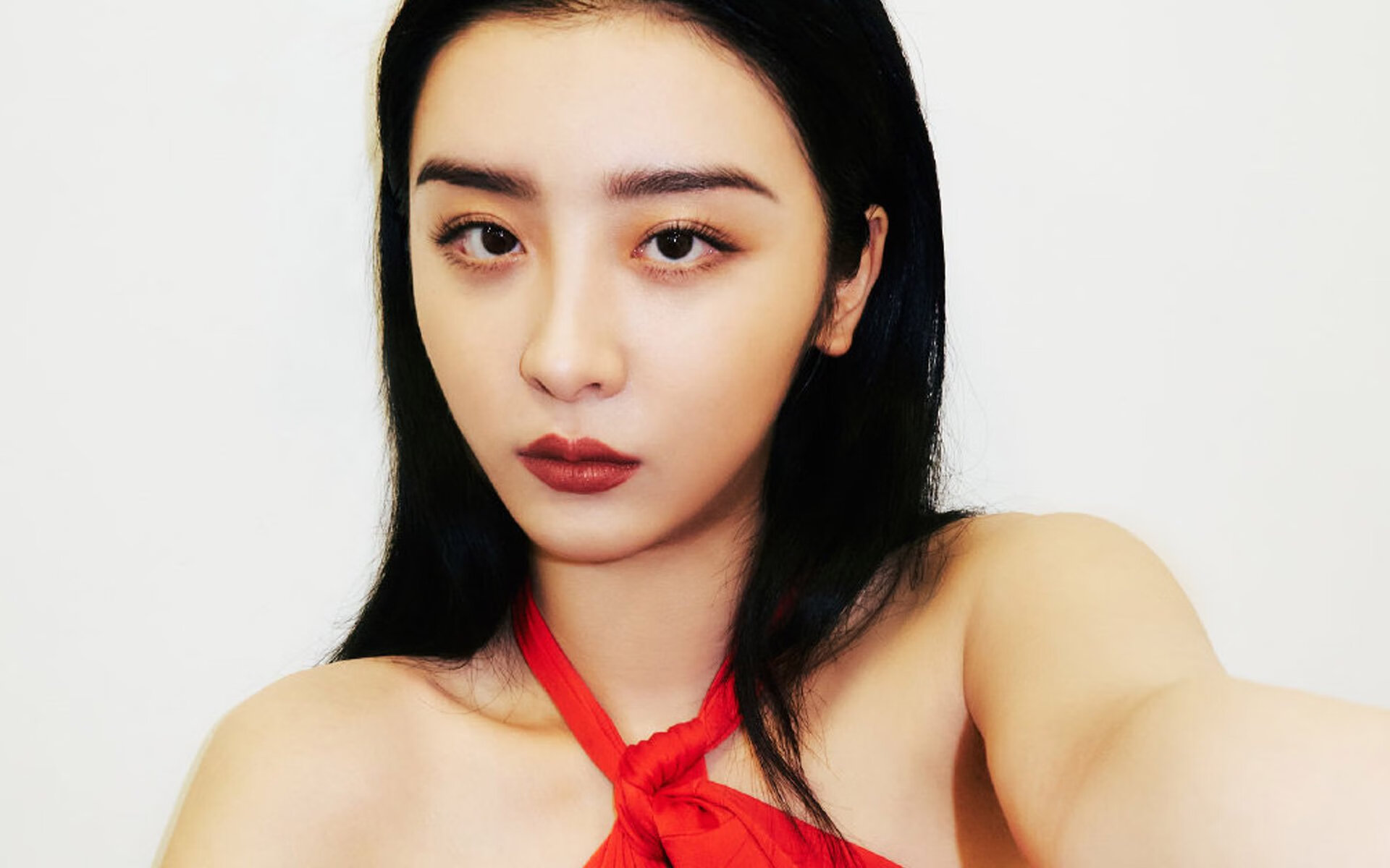 开云体育-雷霆横扫老鹰，德罗赞却在另一个战场证明古典艺术不朽