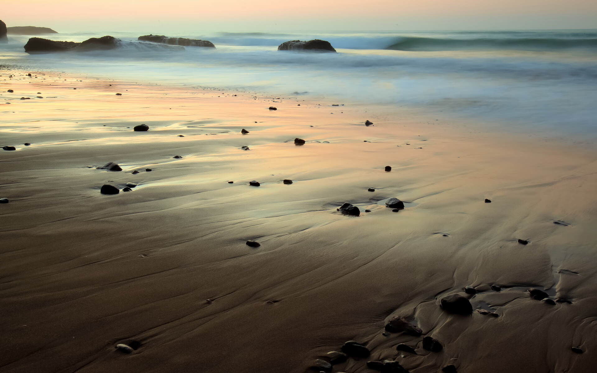阿拉巴无争议当选全场最佳,波兰与巴黎激战见证巨星闪耀